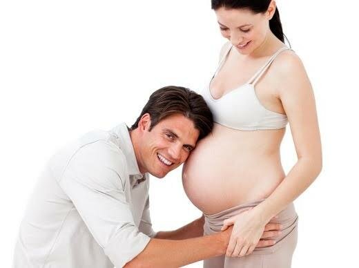 Беременная девушка и будущий папа