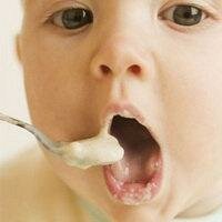 Прикорм для малышей: введение питания и искусственное вскармливание